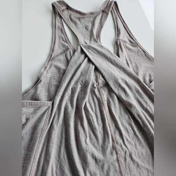 Lululemon Essential Tank Heathered Dark Chrome Size 4 Activewear Racerback Gym - Picture 7 of 13
